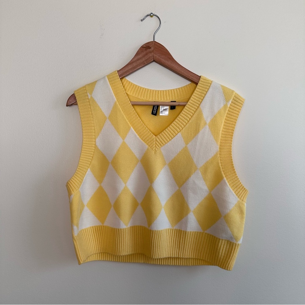 H&M Divided Yellow Sweater Vest L